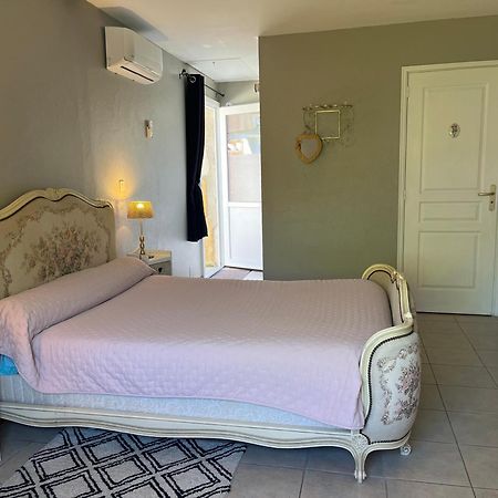 Chambres Et Gite Peyroutas " Camille" Vignonet St Emilion Eksteriør bilde