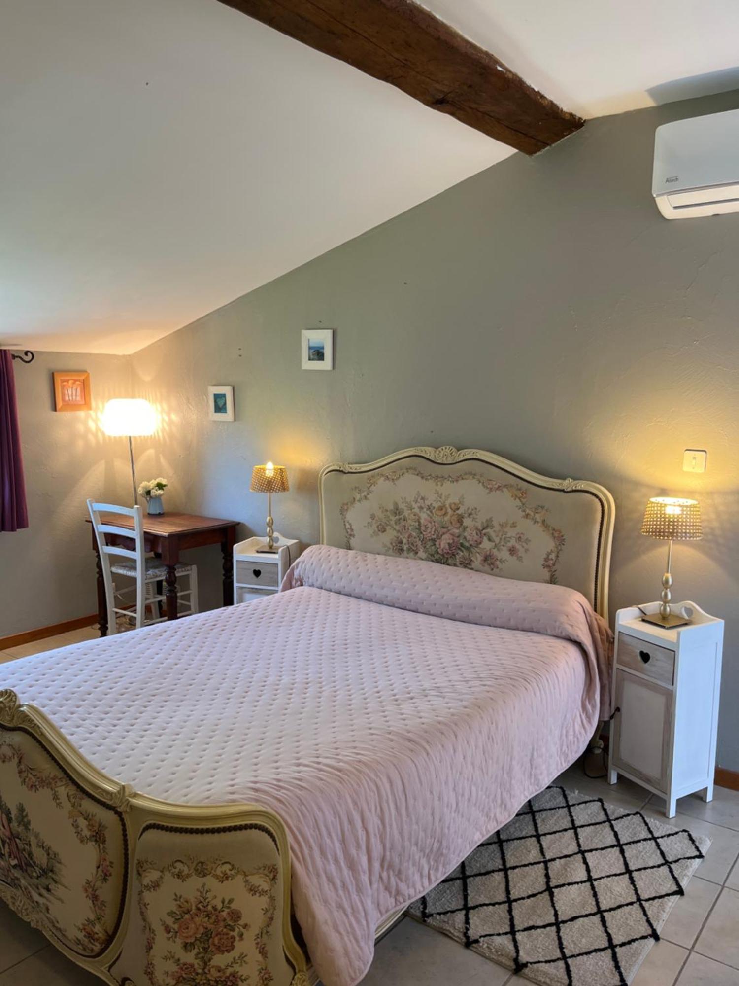 Chambres Et Gite Peyroutas " Camille" Vignonet St Emilion Eksteriør bilde